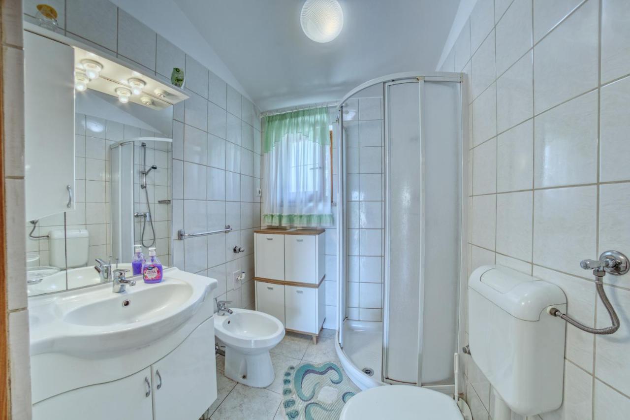 Apartmets Slavica 1644 Banjole Eksteriør bilde