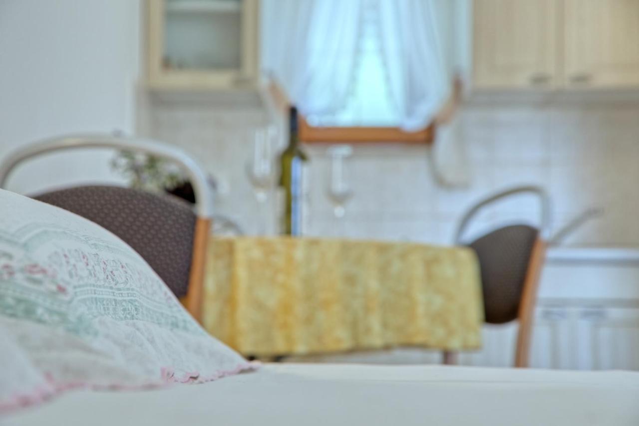 Apartmets Slavica 1644 Banjole Eksteriør bilde