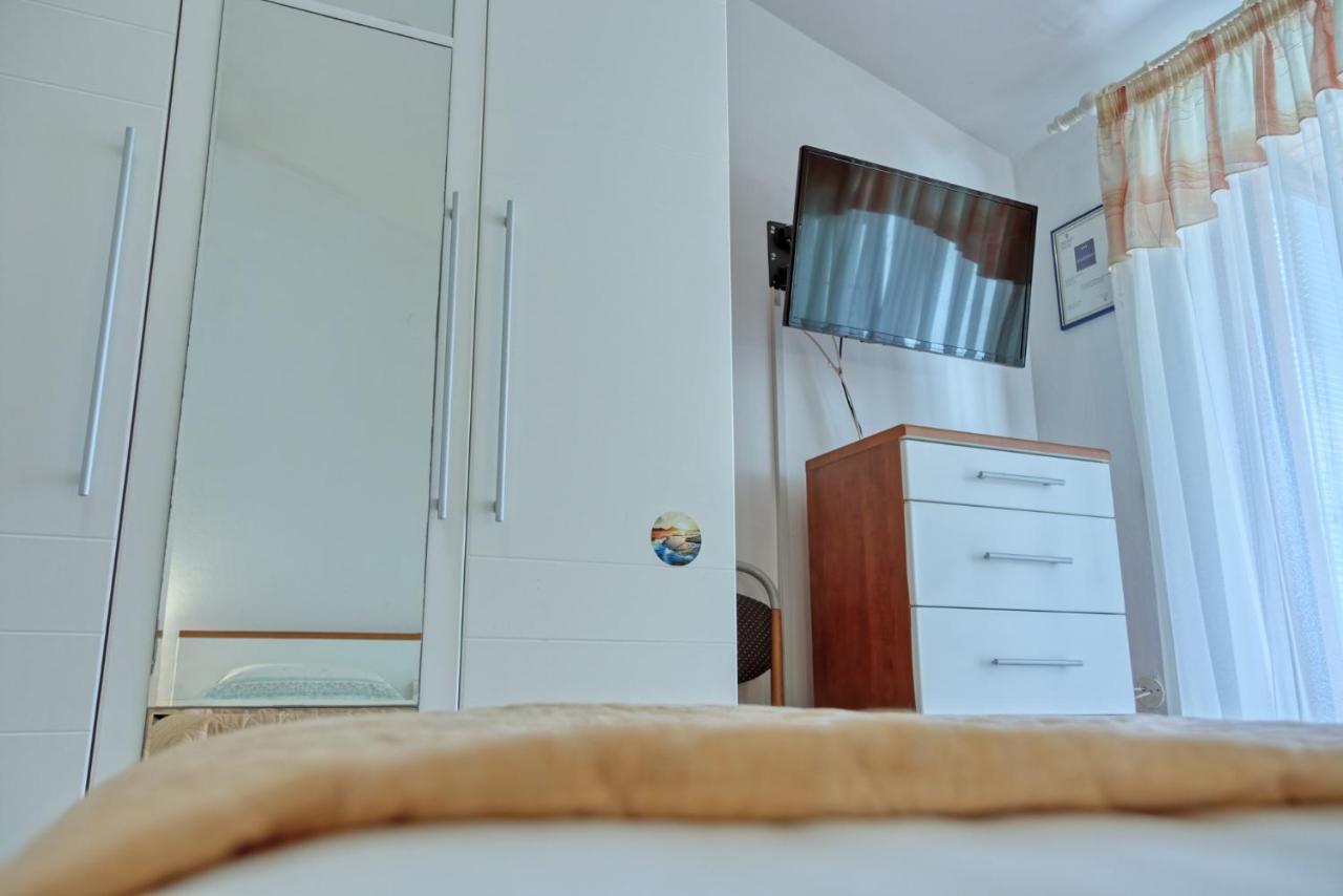 Apartmets Slavica 1644 Banjole Eksteriør bilde